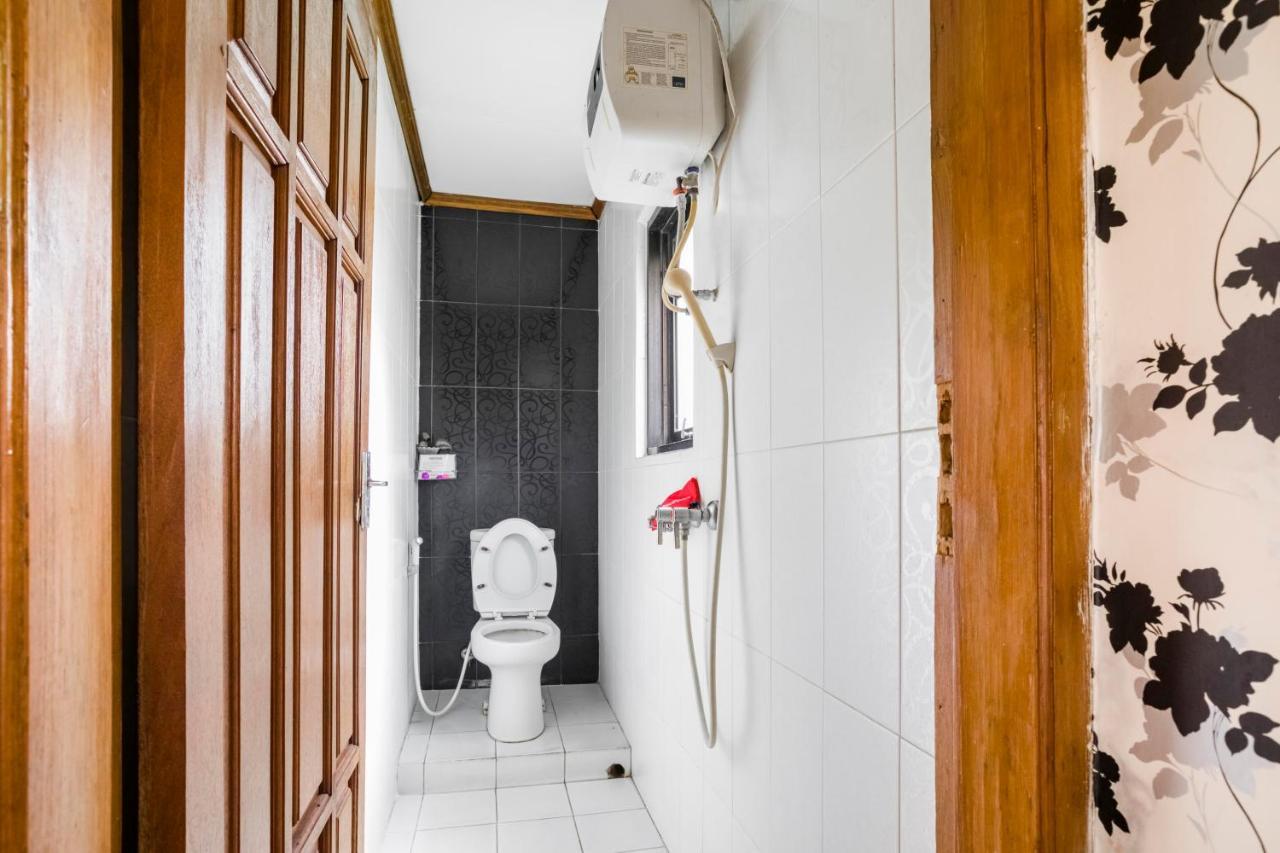 Reddoorz Plus @ Purwodadi Pasuruan Exterior foto